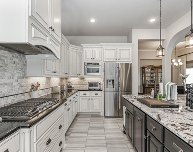 6110 Meadow Bluff Court - Photo Thumbnail 7