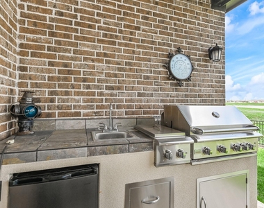 6110 Meadow Bluff Court - Photo Thumbnail 24