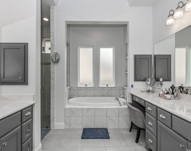 6110 Meadow Bluff Court - Photo Thumbnail 17