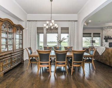 6110 Meadow Bluff Court - Photo Thumbnail 4