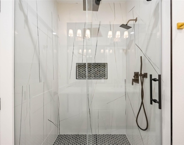 8013 Cora Street - Photo Thumbnail 14