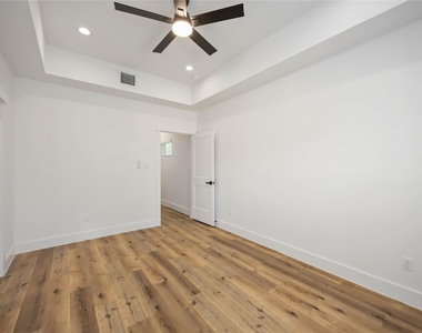 8013 Cora Street - Photo Thumbnail 11