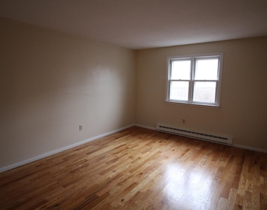 73 East Broadway - Photo Thumbnail 8