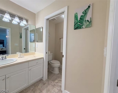 2937 Sw 8th Place - Photo Thumbnail 9