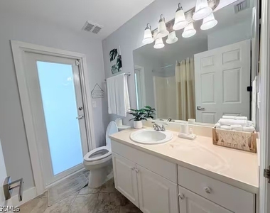 2937 Sw 8th Place - Photo Thumbnail 10