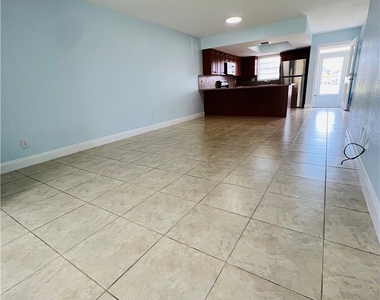 1406 Se 2nd Place - Photo Thumbnail 6