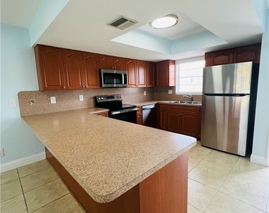 1406 Se 2nd Place - Photo Thumbnail 5