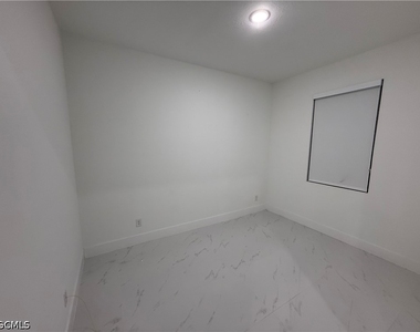 3201 57th Street W - Photo Thumbnail 4
