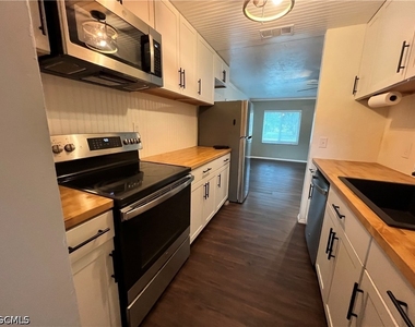19113/115 Holly Road - Photo Thumbnail 10