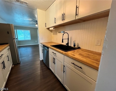 19113/115 Holly Road - Photo Thumbnail 9
