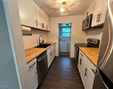 19113/115 Holly Road - Photo Thumbnail 15