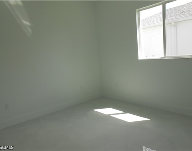 320 Poplar Street - Photo Thumbnail 23