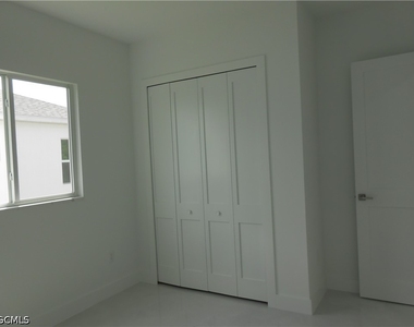 320 Poplar Street - Photo Thumbnail 24