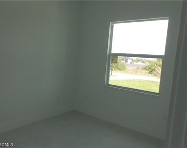 320 Poplar Street - Photo Thumbnail 3