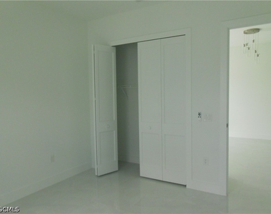 320 Poplar Street - Photo Thumbnail 14
