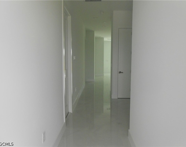320 Poplar Street - Photo Thumbnail 2