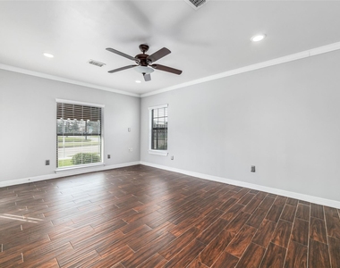 5012 Irvington Boulevard - Photo Thumbnail 3