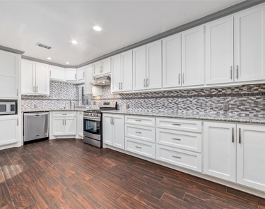 5012 Irvington Boulevard - Photo Thumbnail 5