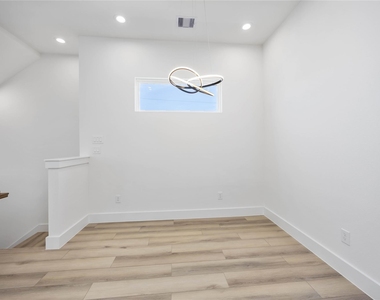 6735 Peerless Street - Photo Thumbnail 7