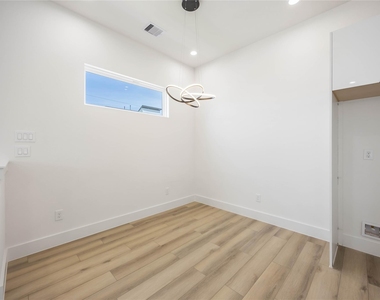 6735 Peerless Street - Photo Thumbnail 5
