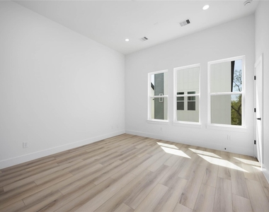 6735 Peerless Street - Photo Thumbnail 13