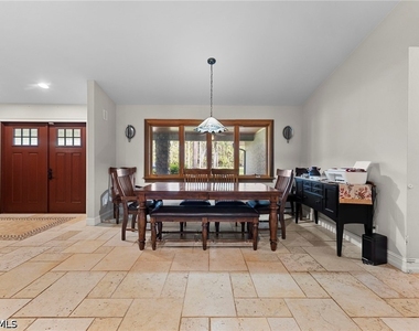 840 Jung Boulevard W - Photo Thumbnail 8