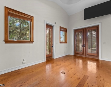840 Jung Boulevard W - Photo Thumbnail 22