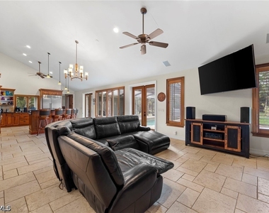 840 Jung Boulevard W - Photo Thumbnail 11