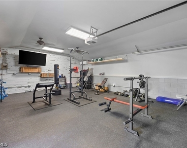 840 Jung Boulevard W - Photo Thumbnail 4