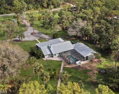 840 Jung Boulevard W - Photo Thumbnail 1