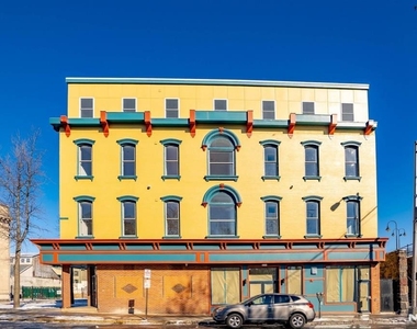 100 North - Photo Thumbnail 2