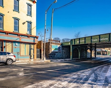 100 North - Photo Thumbnail 3