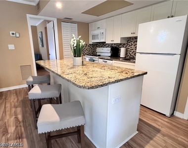 256 Palm Drive - Photo Thumbnail 8