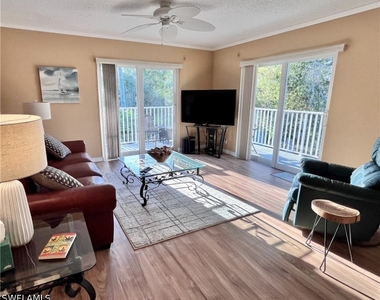 256 Palm Drive - Photo Thumbnail 4