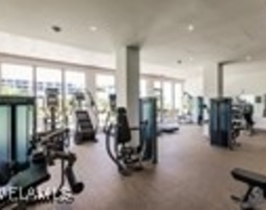 260 Seaview Court - Photo Thumbnail 17