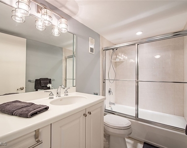 260 Seaview Court - Photo Thumbnail 9