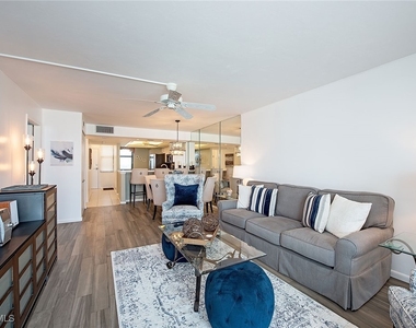 260 Seaview Court - Photo Thumbnail 5