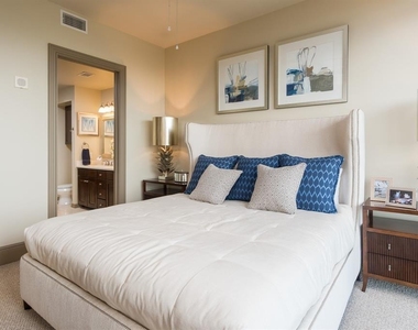 7 Riverway - Photo Thumbnail 2