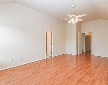 13735 Branford Greens Drive - Photo Thumbnail 15