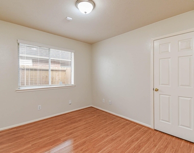 13735 Branford Greens Drive - Photo Thumbnail 12