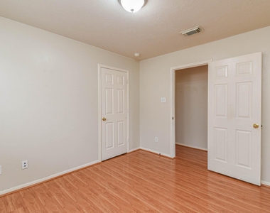 13735 Branford Greens Drive - Photo Thumbnail 13