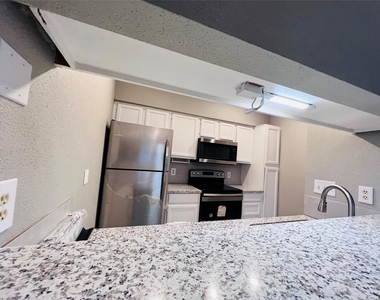2121 El Paseo Street - Photo Thumbnail 13