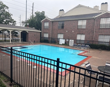2121 El Paseo Street - Photo Thumbnail 14