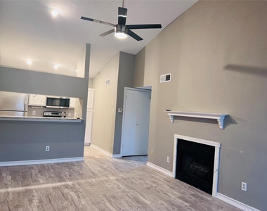 2121 El Paseo Street - Photo Thumbnail 2