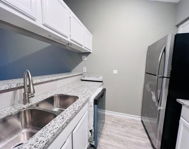 2121 El Paseo Street - Photo Thumbnail 5