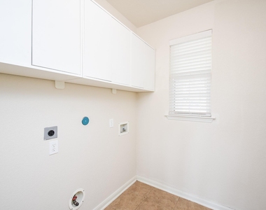 6203 Ledger Lane - Photo Thumbnail 41