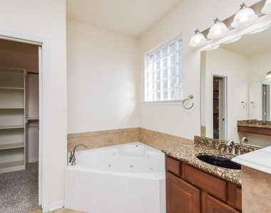 6203 Ledger Lane - Photo Thumbnail 22
