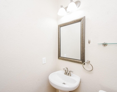 6203 Ledger Lane - Photo Thumbnail 40
