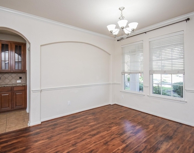 6203 Ledger Lane - Photo Thumbnail 5