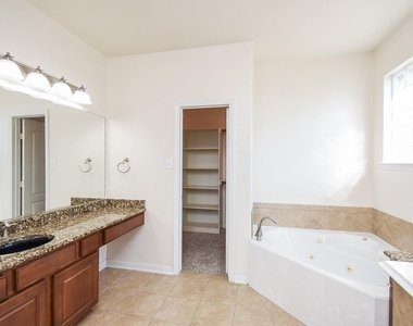 6203 Ledger Lane - Photo Thumbnail 19